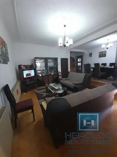 Prodaja, kuća, 325m², Solaris, Jagodina