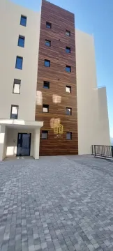 Eksterijer moderne stambene zgrade sa popločanim dvorištem. - image 3