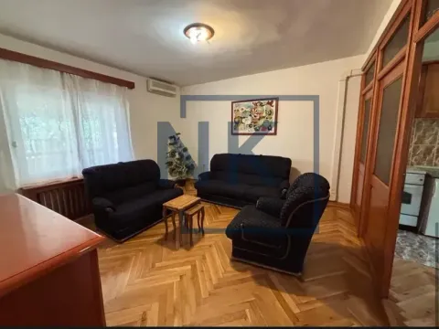 Izdavanje, kuća, 250m², Stari Aerodrom, Podgorica - image 8