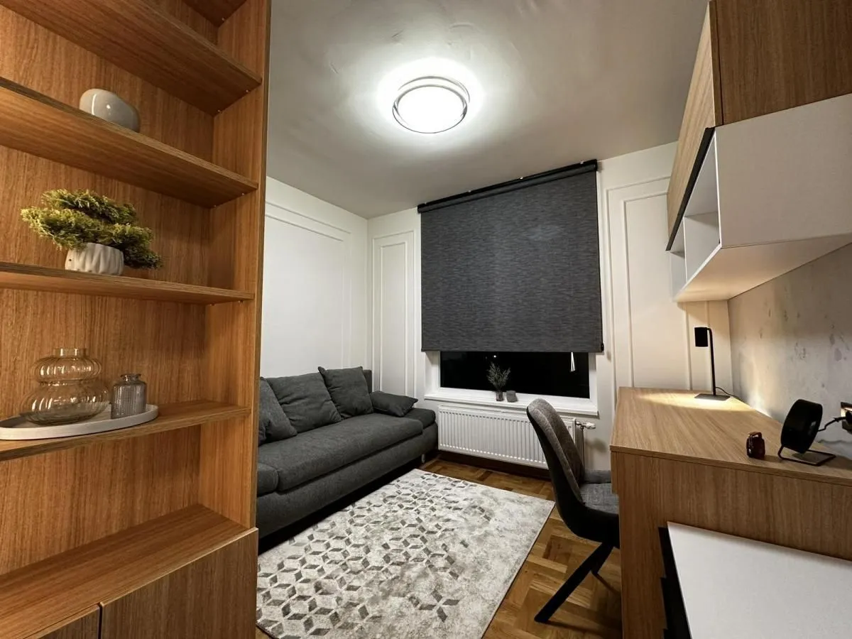 Izdavanje, dvosoban stan, 78m², Dom zdravlja, Niš