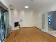 Izdavanje, kuća, 220m², Savski Venac, Beograd - image 1