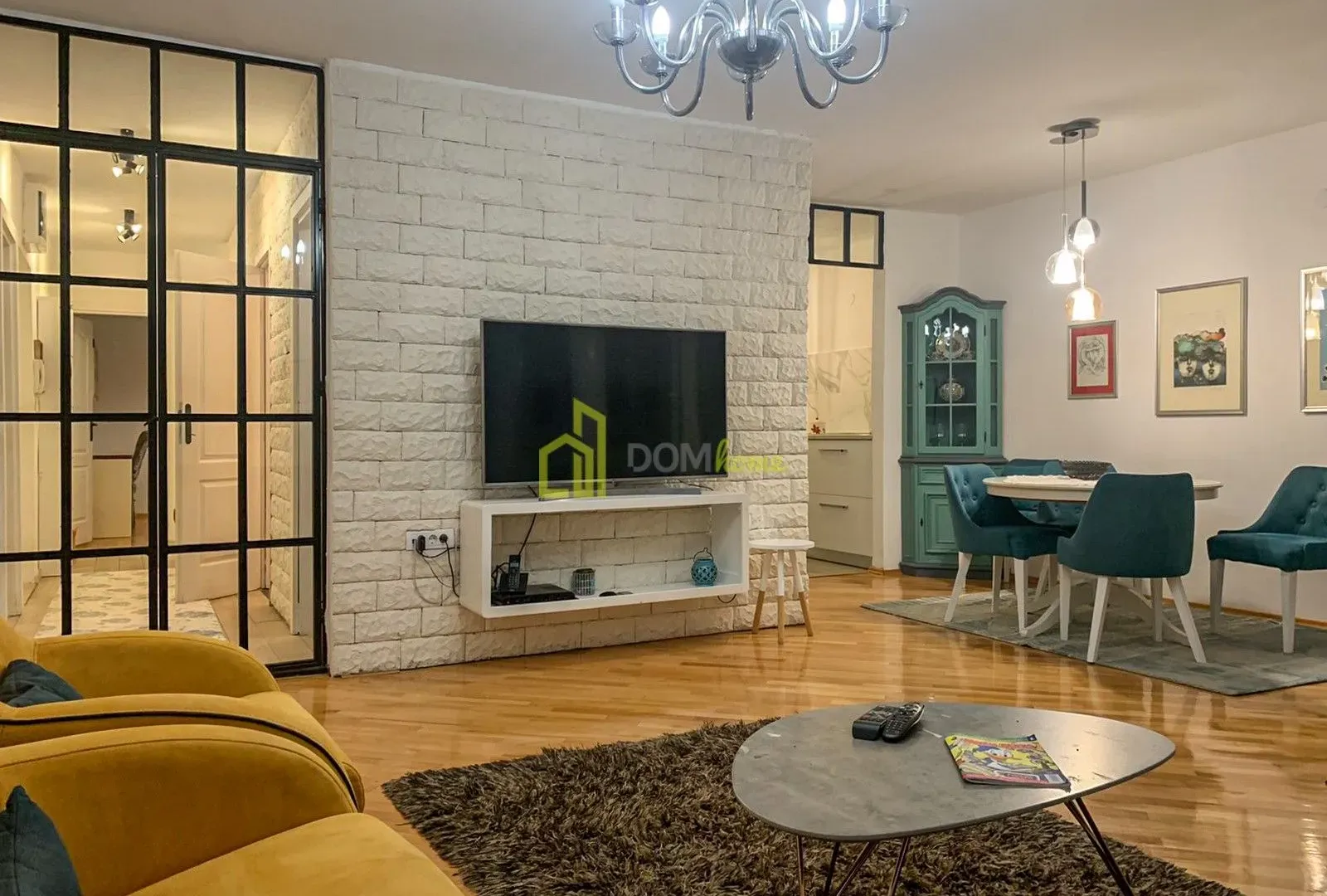 Izdavanje, trosoban stan, 100m², Blok 5, Podgorica