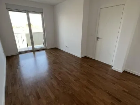 Prodaja, četvorosoban stan, 130m², Novo naselje, Novi Sad - image 5