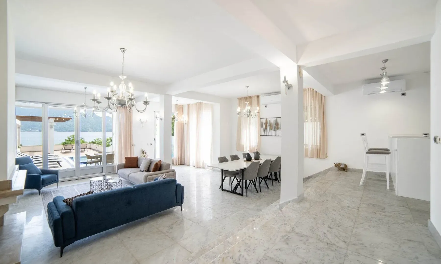 Prodaja, kuća, 405m², Strp, Kotor