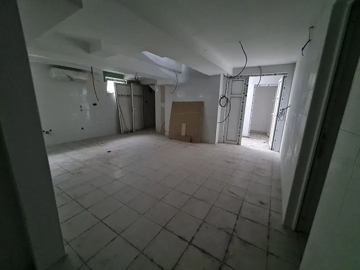 Sale, office space, 1800m², Zemun Sve Podlokacije, Beograd