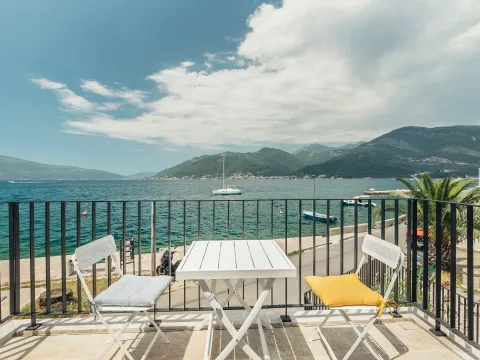 Izdavanje, kuća, 170m², Donja Lastva, Tivat - image 12
