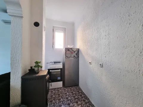 Izdavanje, kuća, 85m², Zagorič, Podgorica - image 7