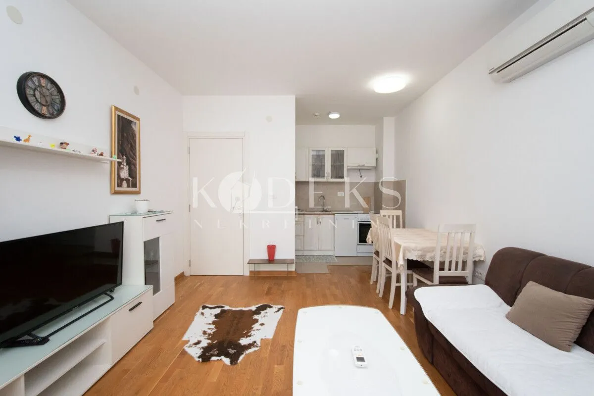 Rent, one bedroom apartment, 42m², City Kej, Podgorica