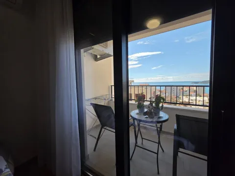 Sale, two bedroom apartment, 71m², Bečići, Budva - image 5