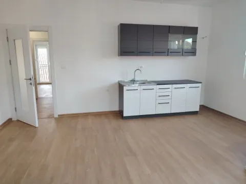Rent, two bedroom apartment, 60m², Zelenika, Podgorica - image 5