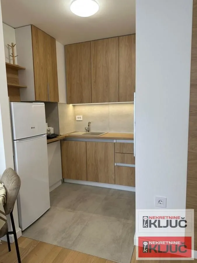 Izdavanje, jednosoban stan, 40m², Novo naselje, Novi Sad