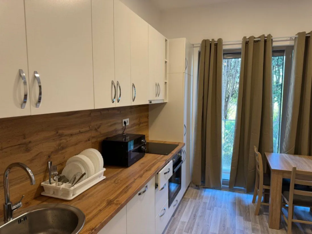 Izdavanje, jednosoban stan, 42m², Centar, Bar