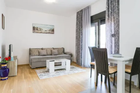 Stan in Bečići