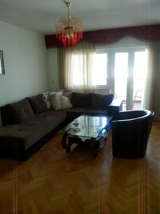 Izdavanje, trosoban stan, 85m², Preko Morače, Podgorica