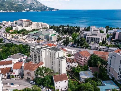 Sale, one bedroom apartment, 48m², Bečići, Budva - image 4