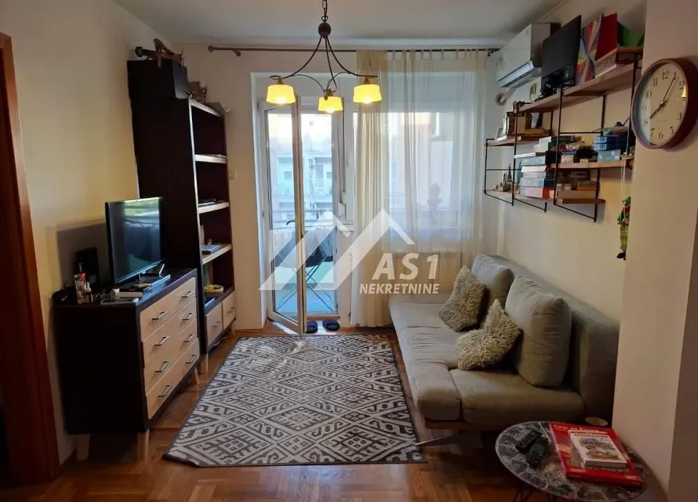 Izdavanje, dvosoban stan, 53m², Grbavica, Novi Sad Sve Podlokacije