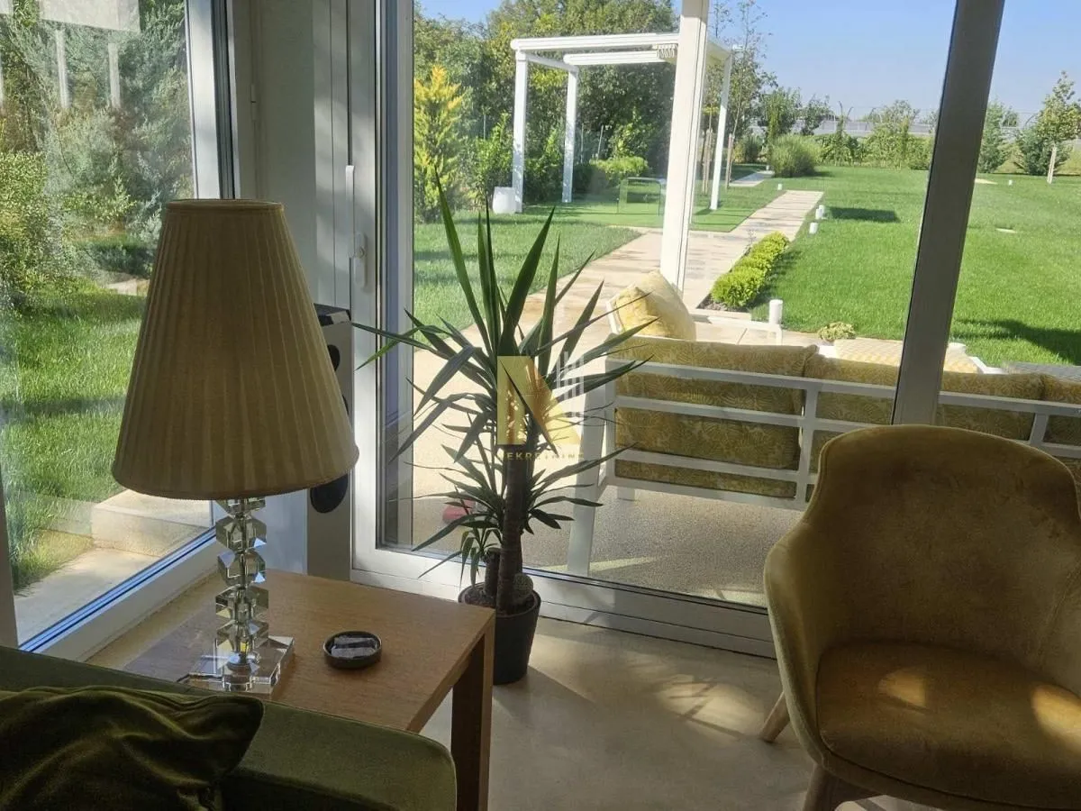 Prodaja, kuća, 333m², Belegiš, Stara Pazova