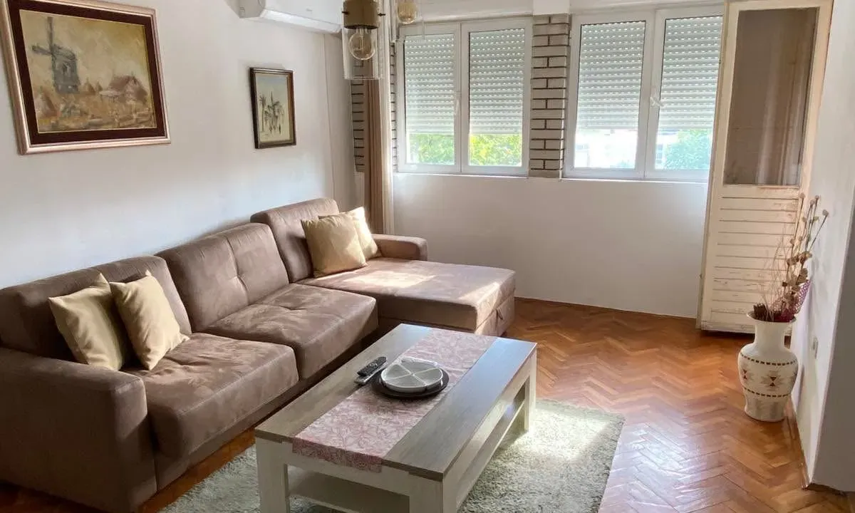 Izdavanje, dvosoban stan, 80m², Zabjelo, Podgorica