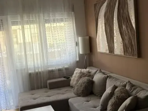 Stan in Stari Banovci