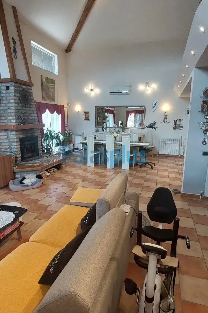 Prodaja, kuća, 337m², Stara Lipovica, Barajevo