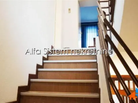 Izdavanje, kuća, 240m², Banovo Brdo, Beograd - image 2