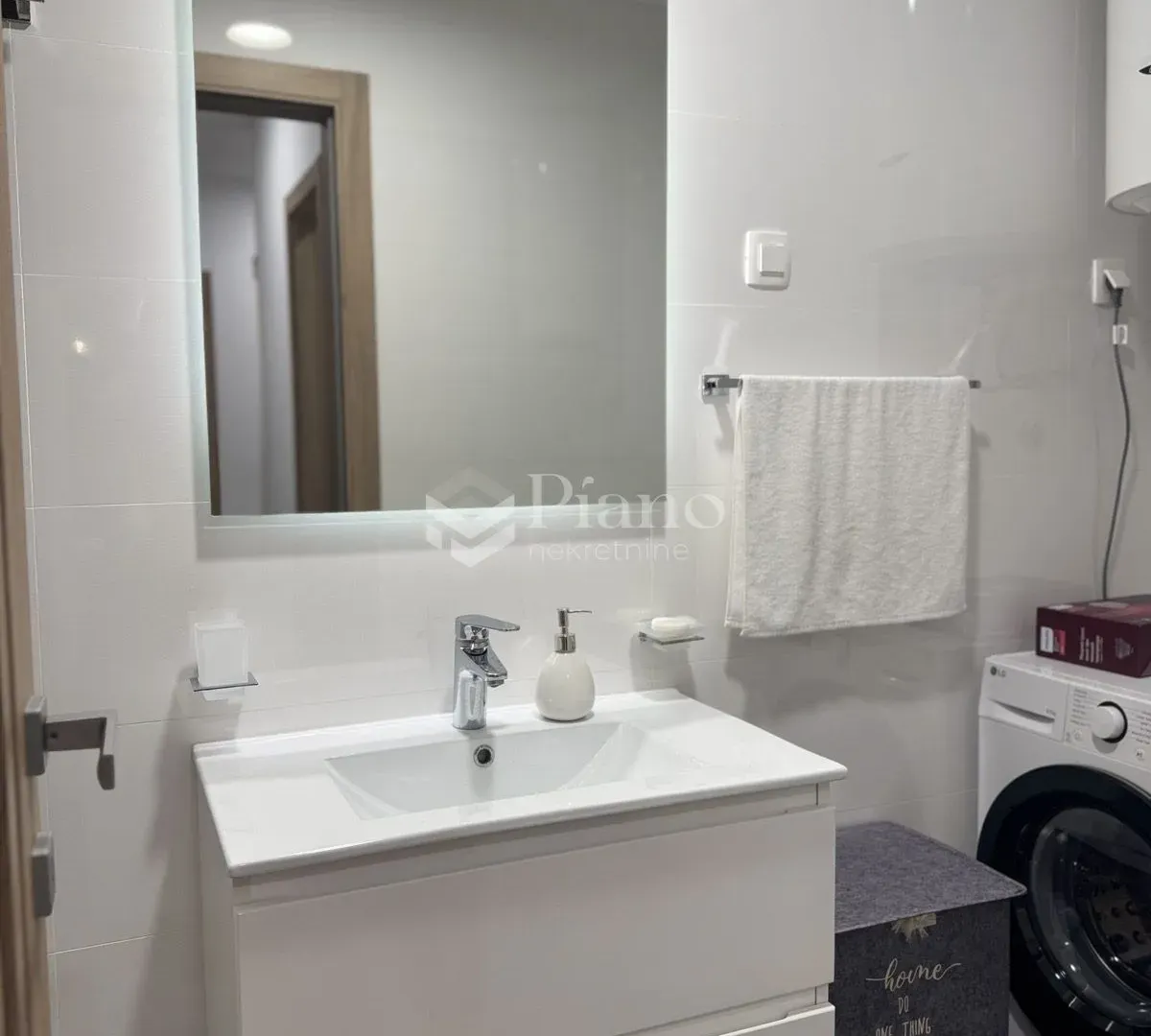 Rent, two bedroom apartment, 72m², City Kvart, Podgorica