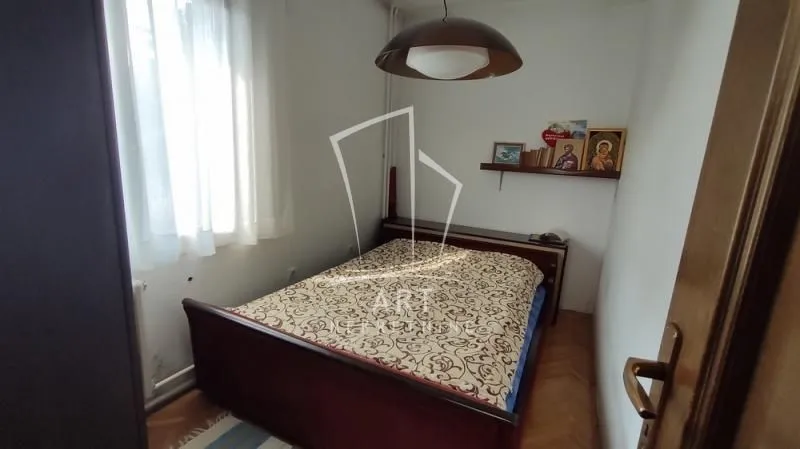 Prodaja, kuća, 253m², Kumodraž Sve Podlokacije, Beograd
