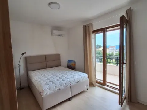 Izdavanje, trosoban stan, 107m², Mažina, Tivat - image 11