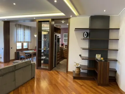 Izdavanje, četvorosoban stan, 118m², Vračar Hram, Vračar Sve Podlokacije - image 4
