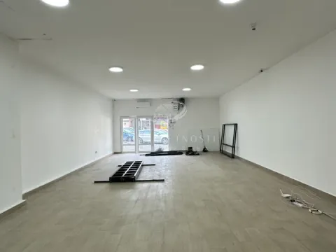 Izdavanje, poslovni prostor, 65m², Zemun Centar, Zemun Sve Podlokacije - image 2