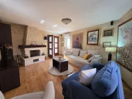 Izdavanje, trosoban stan, 120m², Stari Grad, Budva - image 1