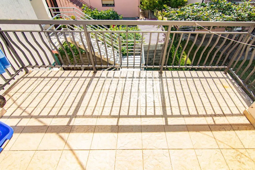 Izdavanje, trosoban stan, 130m², Gornja Gorica, Podgorica