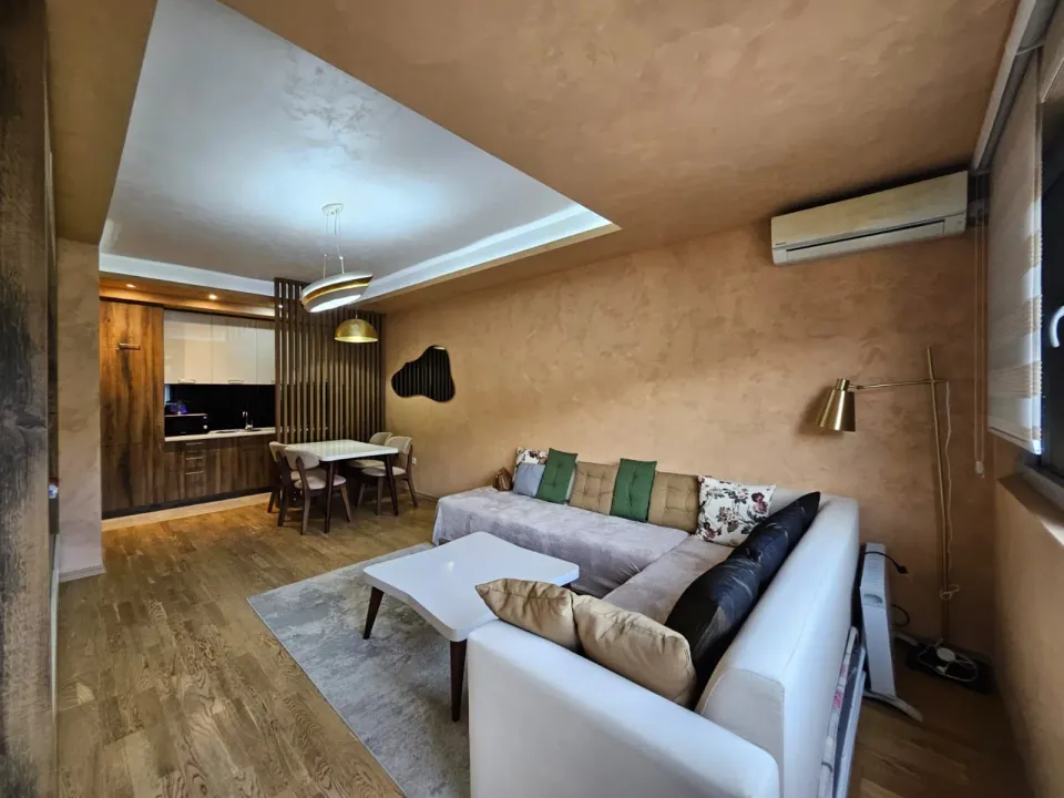 Izdavanje, jednosoban stan, 47m², Centar, Budva