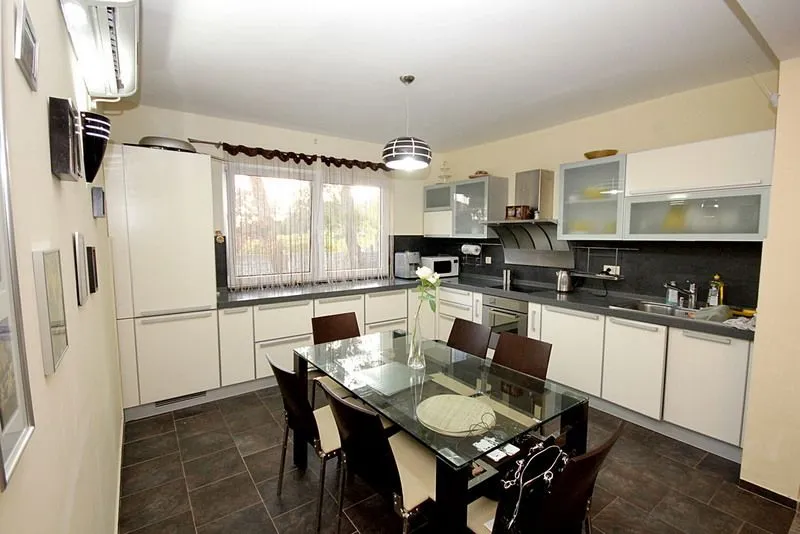 Sale, house, 324m², Sutomore, Bar