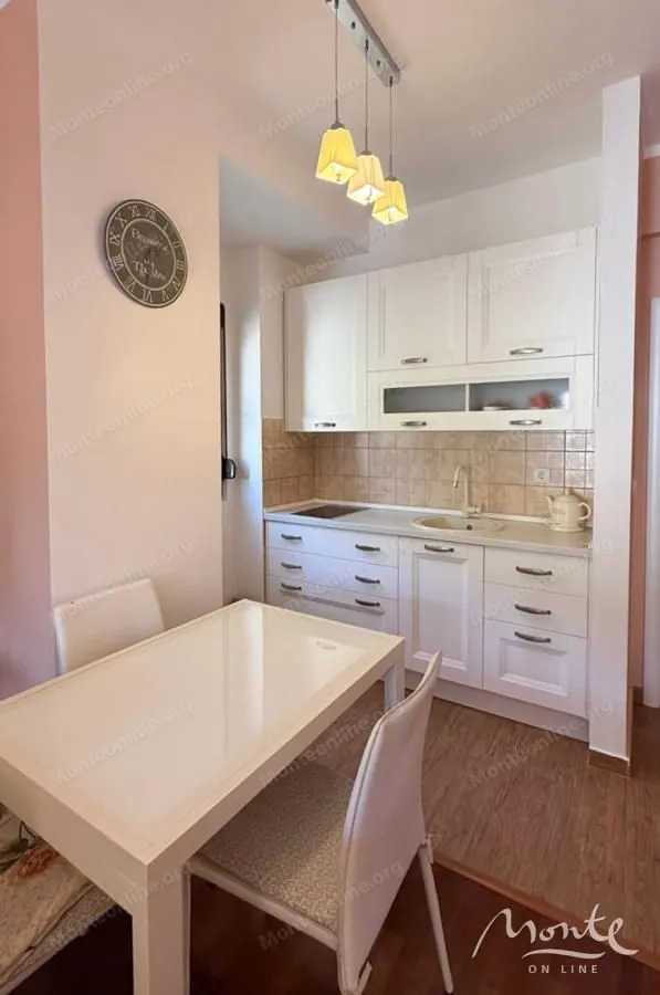 Sale, two bedroom apartment, 61m², Petrovac, Budva