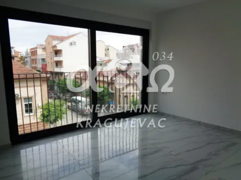 Izdavanje, poslovni prostor, 154m², Centar, Kragujevac - image 4