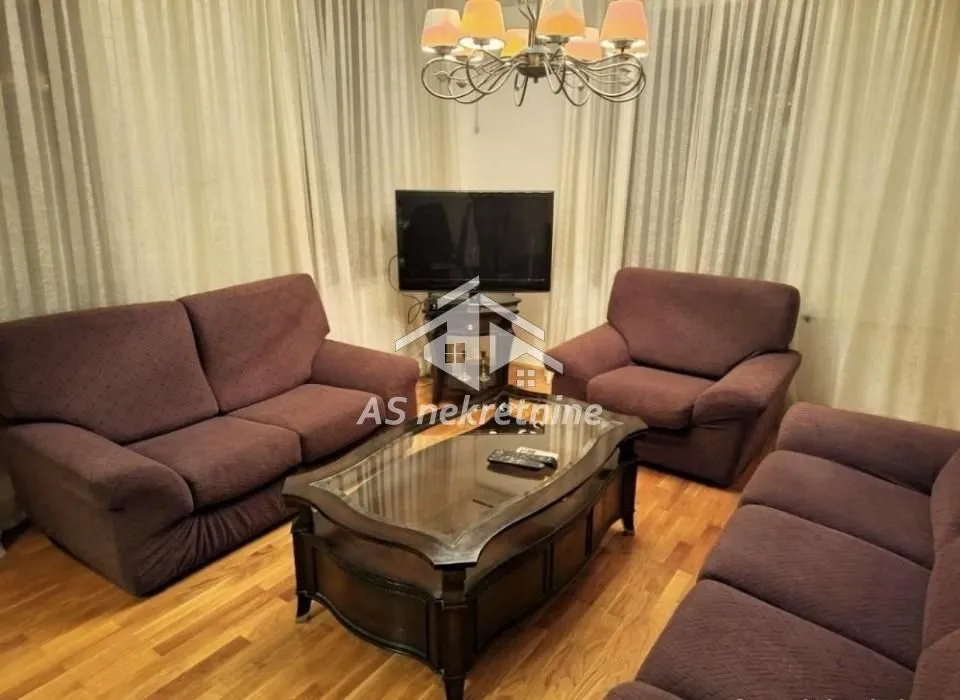 Izdavanje, četvorosoban stan, 105m², Crveni Krst, Beograd