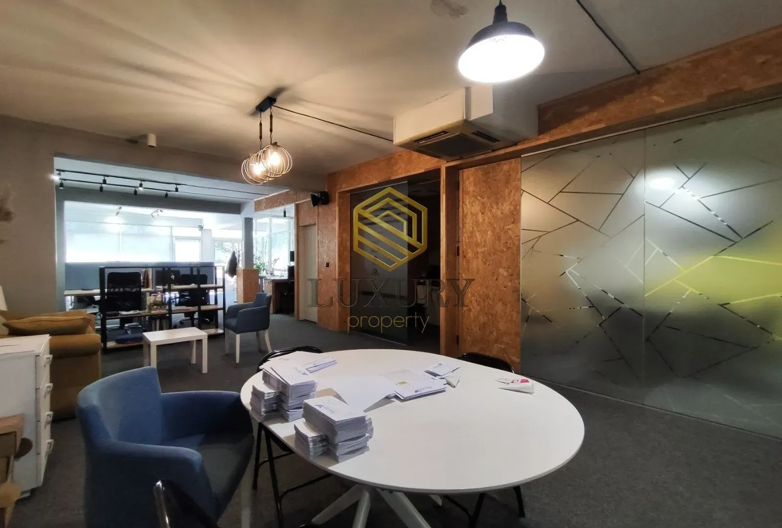 Izdavanje, poslovni prostor, 150m², Centar, Podgorica