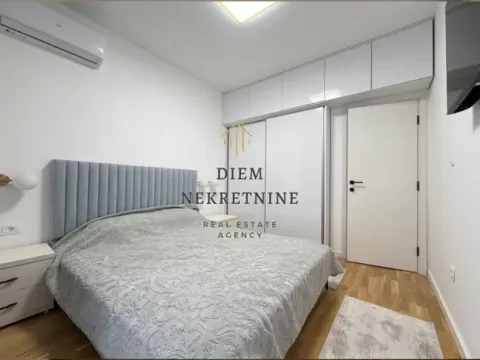 Izdavanje, dvosoban stan, 70m², Stari Aerodrom, Podgorica - image 1