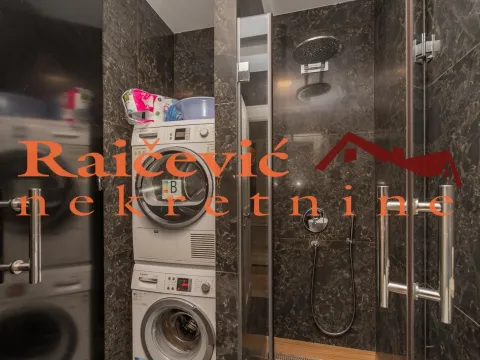 Izdavanje, trosoban stan, 150m², Stari Grad, Beograd - image 15