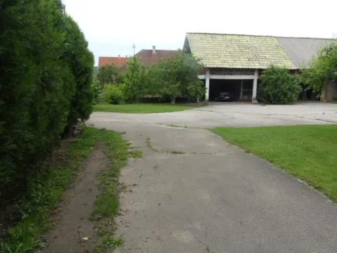 Prodaja, kuća, 450m², Majur, Jagodina - image 25