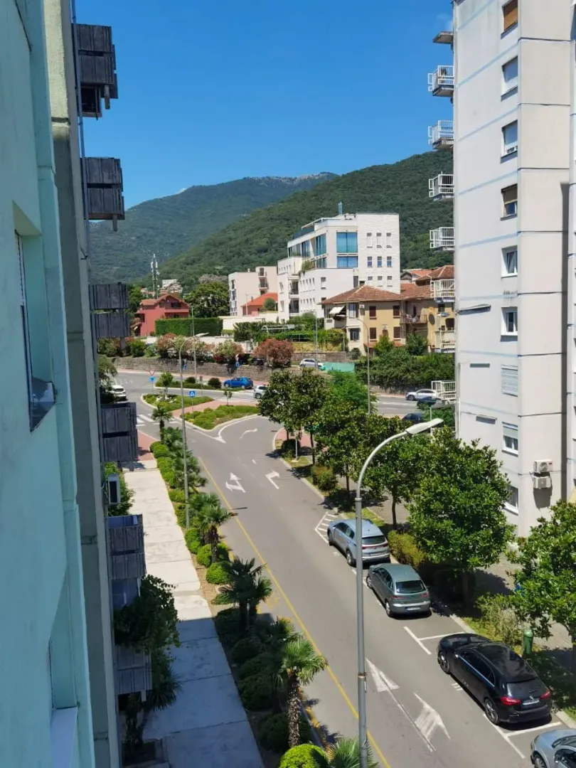 Rent, two bedroom apartment, 76m², Centar, Tivat