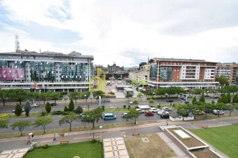 Izdavanje, trosoban stan, 117m², Preko Morače, Podgorica