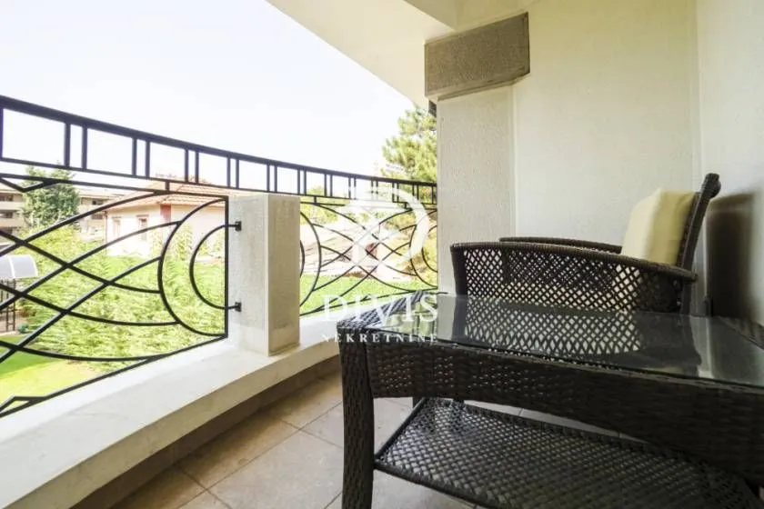 Izdavanje, kuća, 270m², Voždovac Sve Podlokacije, Beograd