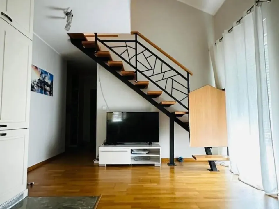 Izdavanje, dvosoban stan, 77m², Babilonija, Budva