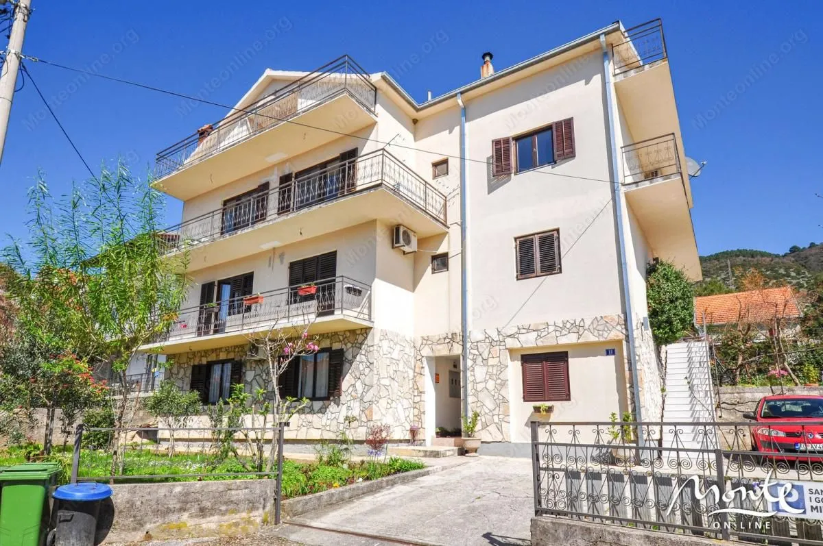 Prodaja, kuća, 525m², Centar, Tivat