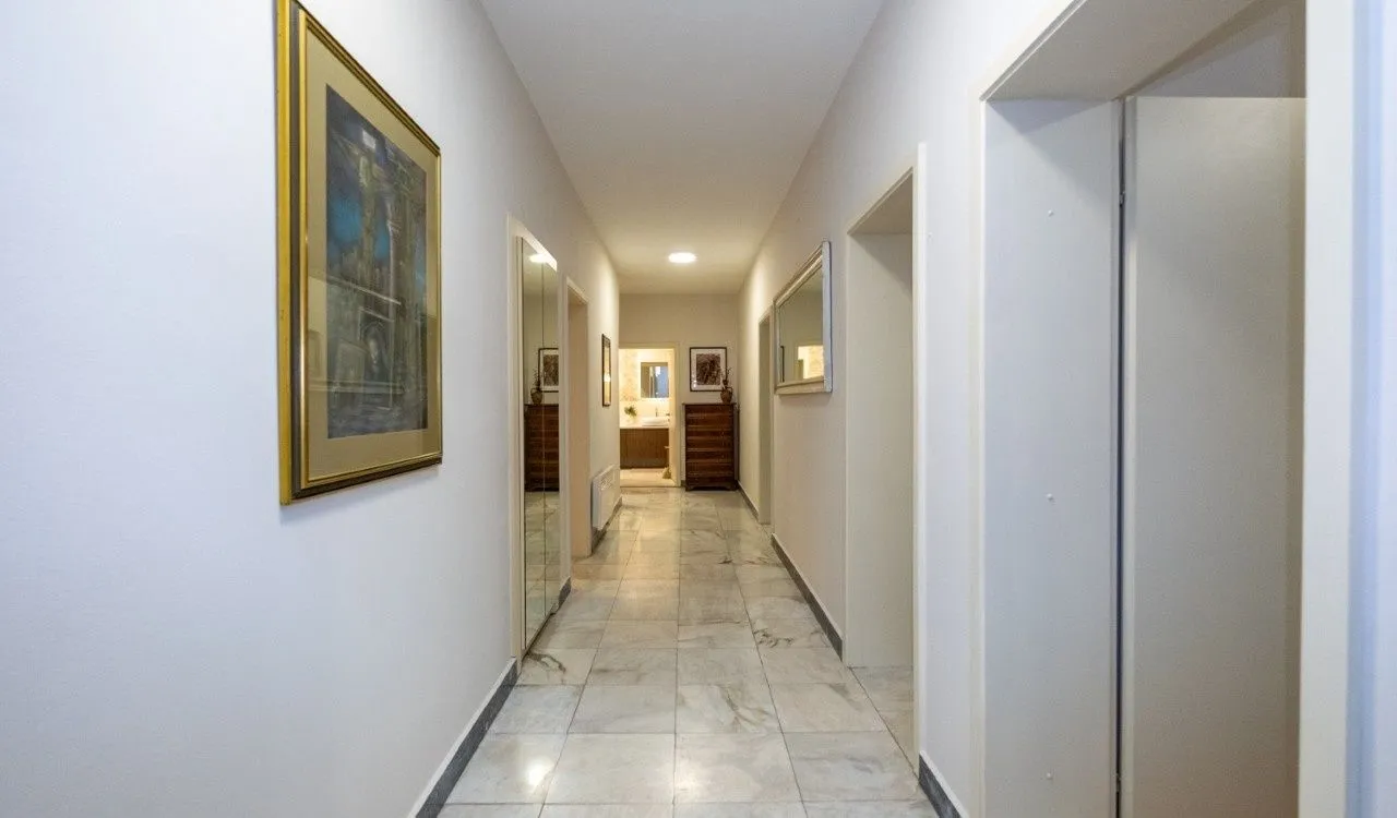 Izdavanje, trosoban stan, 145m², Momišići, Podgorica