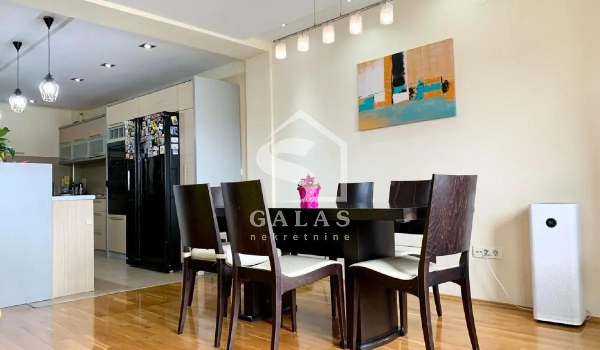 Prodaja, četvorosoban stan, 157m², Đeram Pijaca, Beograd