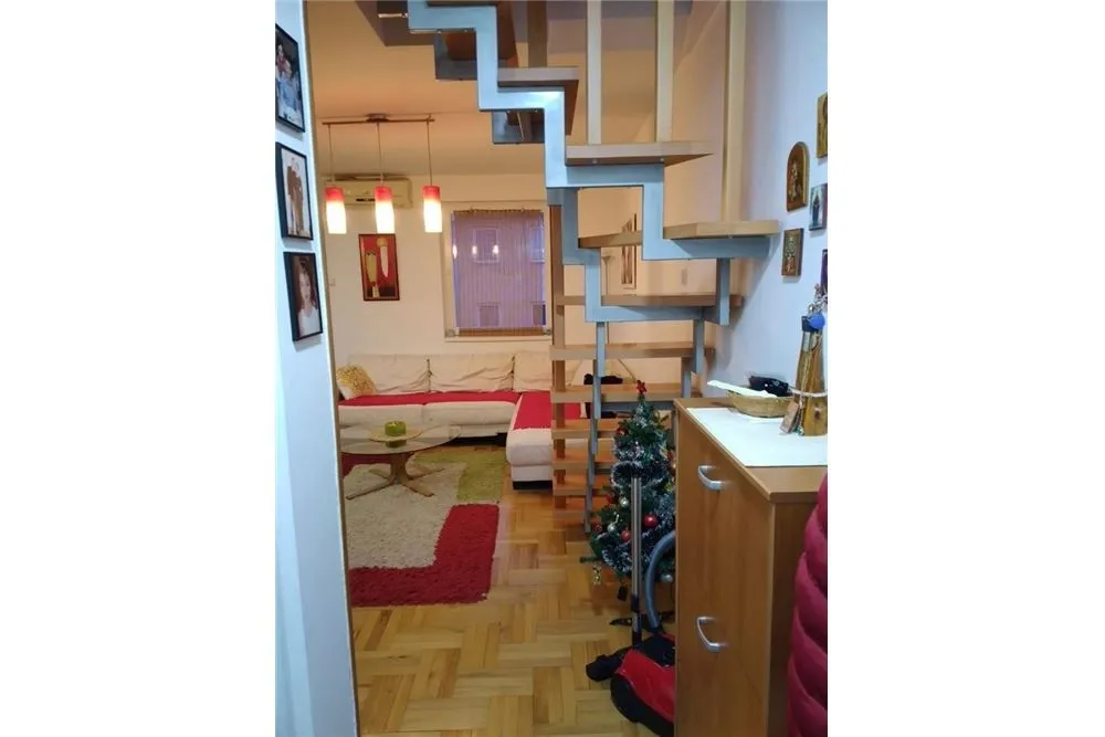 Prodaja, trosoban stan, 80m², Niš, Srbija