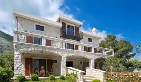 Izdavanje, kuća, 497m², Prčanj, Kotor - image 40